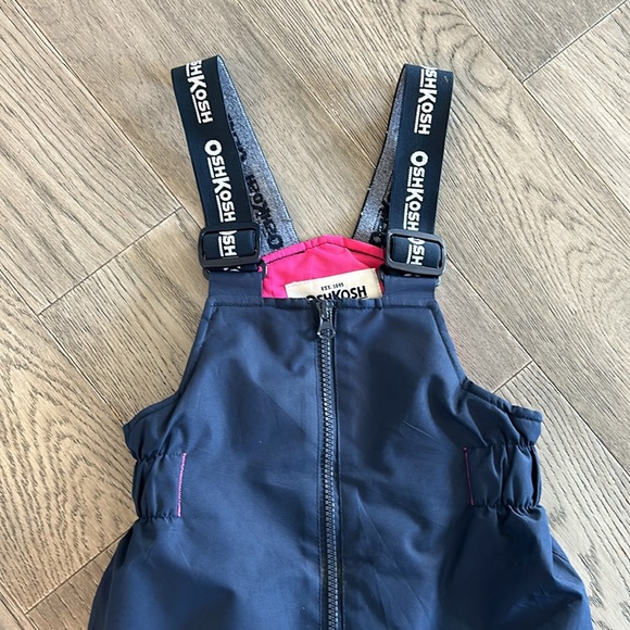 Oshkosh 4T snow pants - Picture 2 of 4